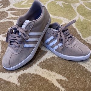 Adidas Court tan/beige sneaker